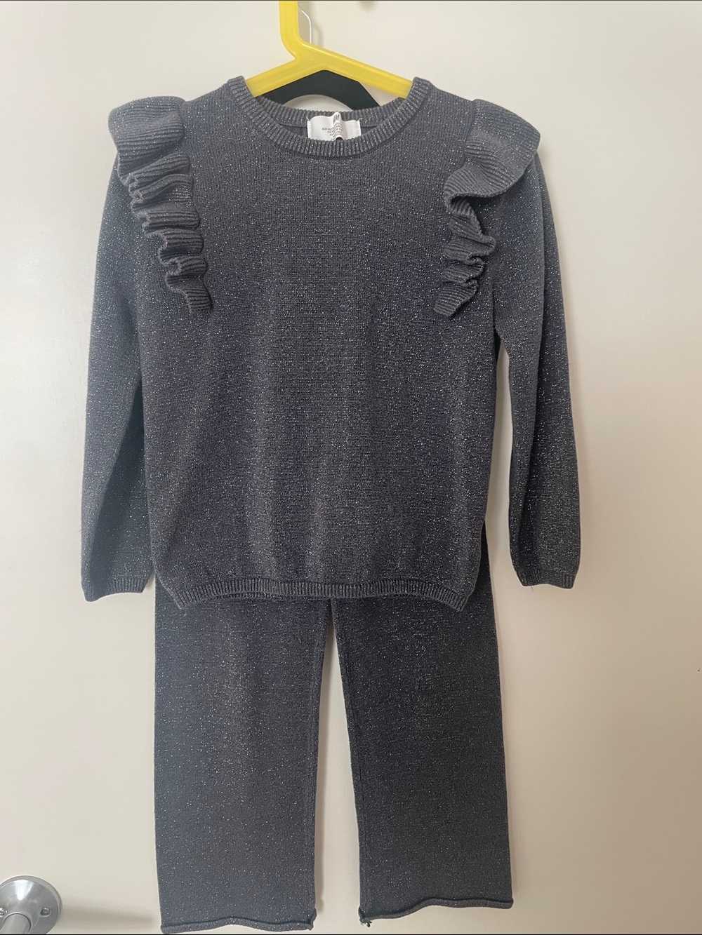 Girls Sparkle Ruffle Sweater & Pant Set Charcoal Gray sz 6